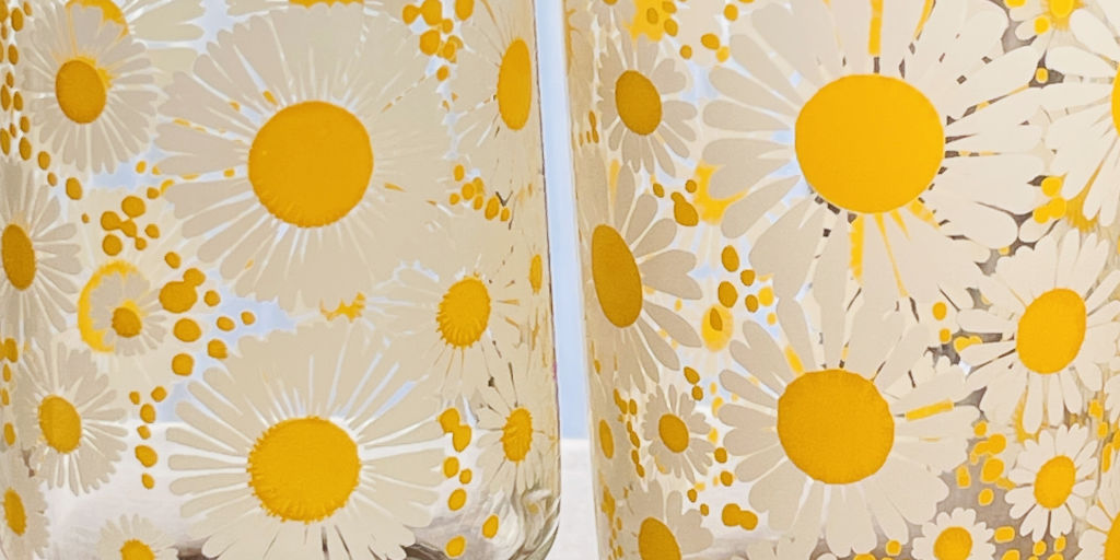 新旧のアデリアのコップ